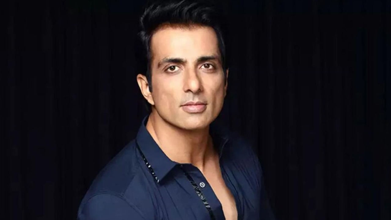 Sonu Sood: మేకప్‏కే ఆరేడు గంటలు.. ఒళ్లంత దద్దుర్లు.. ఆ పాత్ర కోసం ఎంతో కష్టపడిన సోనూసూద్..