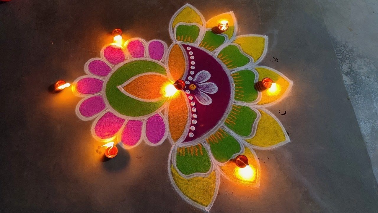 అలాగే దీపాలను కూడా నేరుగా నేలపై పెట్టరు. కింద ప్లేట్ లేదా ఏదన్నా ఆకు అయినా పెట్టి పెడతారు. నేరుగా దీపాన్ని కింద పెట్టడం వల్ల దేవతలను అవమానించినట్టు అవుతుందని భావిస్తారు.

(NOTE: ఇంటర్నెట్‌లో సేకరించిన సమాచారం ఆధారంగా ఈ వివరాలు మీకు అందించటం జరిగింది. ఇందులోని అంశాలు కేవలం అవగాహన కోసం మాత్రమే. )