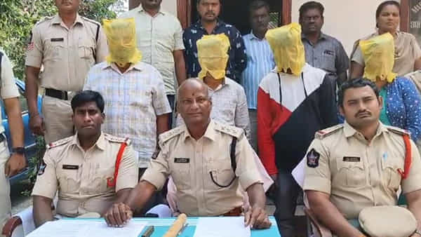 Andhra Pradesh: 20 నెలల తర్వాత వీడిన మర్డర్ కేసు మిస్టరీ.. నిందితులను పట్టించిన డోర్ కర్టెన్