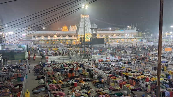 Tirumala: తిరుమలలో అక్రమార్కులకు చెక్ పెట్టేందుకు రంగం సిద్ధం.. త్వరలో అన్నిసేవలకు ఆధారే ఆధారం..
