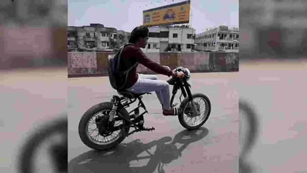 ఎలా వస్తాయిరా ఇలాంటి ఐడియాలు.. పెట్రోల్తో పన్లేని పవర్ఫుల్ బైక్.. గాలిలో రయ్ రయ్మంటూ