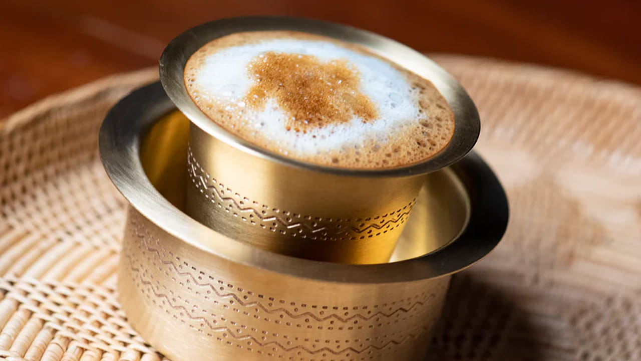 ఫిలర్ట్ కాఫీని కాఫీ గింజల ముక్కలతో తయారు చేస్తారు. ఈ కాఫీ రుచిగా, సువాసన కూడా సూపర్‌గా ఉంటుంది. ఇన్‌స్టంట్ కాఫీ కంటే ఫిలర్ట్ కాఫీయే చాలా బాగుంటుంది. ముఖ్యంగా ఈ కాఫీ సువాసన చాలా అద్భుతంగా ఉంటుంది. అయితే ఈ రెండింటిలోనూ యాంటి ఆక్సిడెంట్లు, కెఫిన్‌లు ఉంటాయి.
