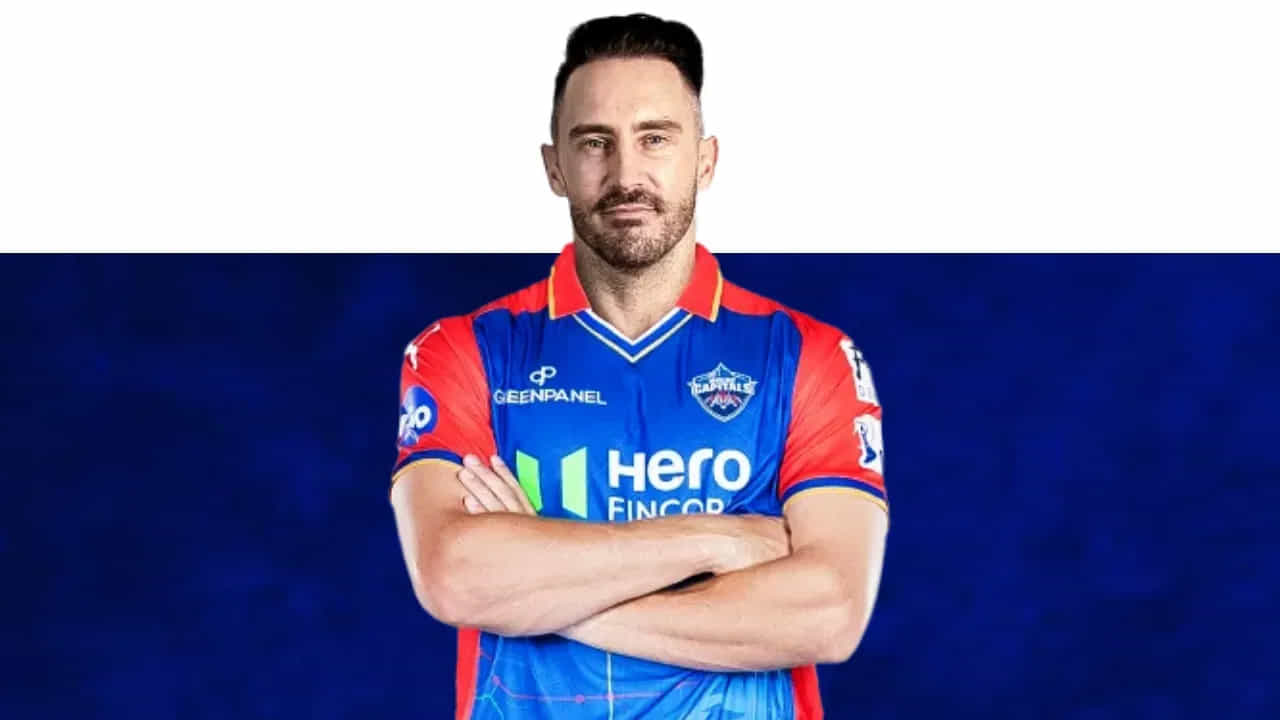 ఫాఫ్ డుప్లెసిస్: గత సీజన్లో RCB జట్టుకు కెప్టెన్గా వ్యవహరించిన ఫాఫ్ డుప్లెసిస్ ఈసారి ఢిల్లీ క్యాపిటల్స్కు ఆడనున్నాడు. రూ.2 కోట్లతో ఢిల్లీ క్యాపిటల్స్లో చేరిన ఫాఫ్ కెప్టెన్సీపై ఆ జట్టు భారీ ఆశలు పెట్టుకుంది. ఫాఫ్ ఐపీఎల్లో 42 మ్యాచ్లకు కెప్టెన్గా కనిపించాడు. దక్షిణాఫ్రికా జట్టుకు నాయకత్వం వహించిన అనుభవం కూడా ఉంది. ఢిల్లీ క్యాపిటల్స్ ఫ్రాంచైజీ అనుభవజ్ఞుడైన కెప్టెన్ కోసం వెళితే ఫాఫ్కు పగ్గాలు దక్కే అవకాశం ఉంది.