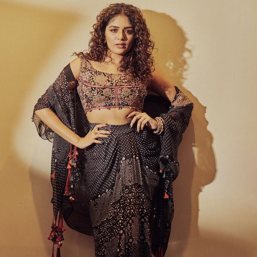 తొలి చిత్రం హీరో కార్తి సరసన విరుమాన్ సినిమా. మొదటి సినిమాతోనే నటిగా ప్రశంసలు అందుకుంది. ఆ తర్వాత శివకార్తికేయన్ జోడిగా మావీరన్ చిత్రంలో నటించింది. ఇదే చిత్రంలో సింగర్ గానూ నిరూపించుకుంది. 