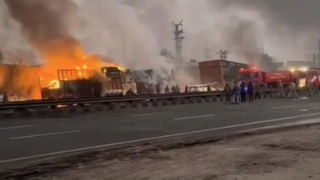 Watch: వార్నీ.. లోకల్ ట్రైన్‌ని తలపిస్తోన్న ఫ్లైట్ జర్నీ.. పరువు తీశారుగా అంటోన్న నెటిజన్స్