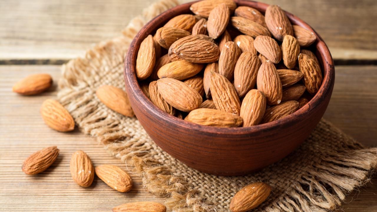 Almonds: బాదం పప్పు ఏ సమయంలో తినాలి? ఎంత మోతాదులో తీసుకుంటే మంచిదంటే!