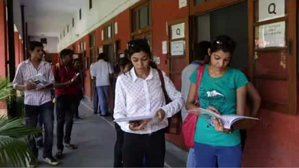 APEAPCET BiPC Counselling: ఏటా ఆలస్యంగా ఫార్మసీ కోర్సుల కౌన్సెలింగ్.. ఏడాది ముగుస్తున్నా కొలిక్కిరాని ప్రక్రియ
