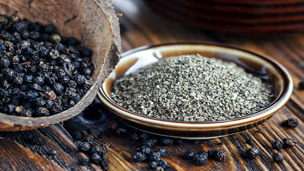 Black Pepper : నల్లగా ఉన్నాయని చీప్గా చూడొద్దు..రోజుకు రెండు తింటే చాలు.. ఈ సమస్యలన్నీ దూరం!