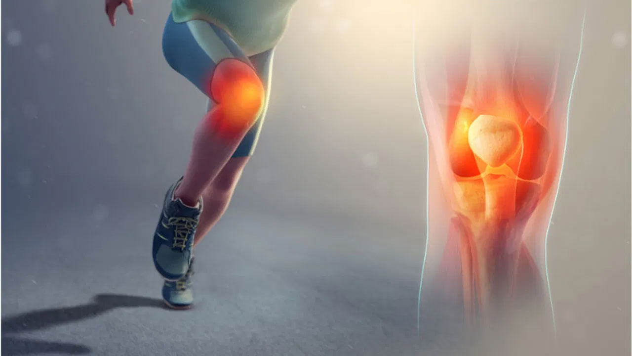 సాధారణంగా శరీరానికి తగిన మేరకు పోషకాలు అందకపోవడం అధిక కెఫిన్ తీసుకోవడం, జీవనశైలిలో మార్పులు, ఆహార పూలవాట్లు వంటివి యువతలో కాల్షియం లోపానికి కారణం అవుతున్నాయి. ఈ పరిస్థితి బలహీనమైన ఎముకలతో పాటు ఇతర అనారోగ్యాలకు దారి తీస్తుంది. అలాంటి వాటిలో కండరాల తిమ్మిరి ఒకటి.. అయితే.. నరాలు కండరాల సంకోచానికి అవి బలంగా ఉండడానికి కాల్షియం చాలా ముఖ్యం. క్యాల్షియం భర్తీ చేయడానికి పాలు, పెరుగు, జున్ను, ఆకుకూరలు లాంటి పోషకాలు కలిగిన ఆహారం తీసుకోవాలని నిపుణులు చెబుతున్నారు. దీంతోపాటు, బాడీని హైడ్రేట్ గా ఉంచుకోవడం చాలా అవసరం.