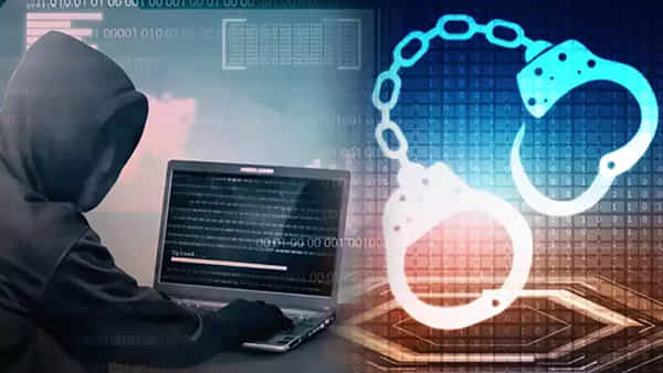 Andhra Pradesh: వీళ్ళు మామూలోలు కాదు.. ఇన్స్పెక్టర్కే టోకరా ఇచ్చిన సైబర్ నేరగాళ్లు..!