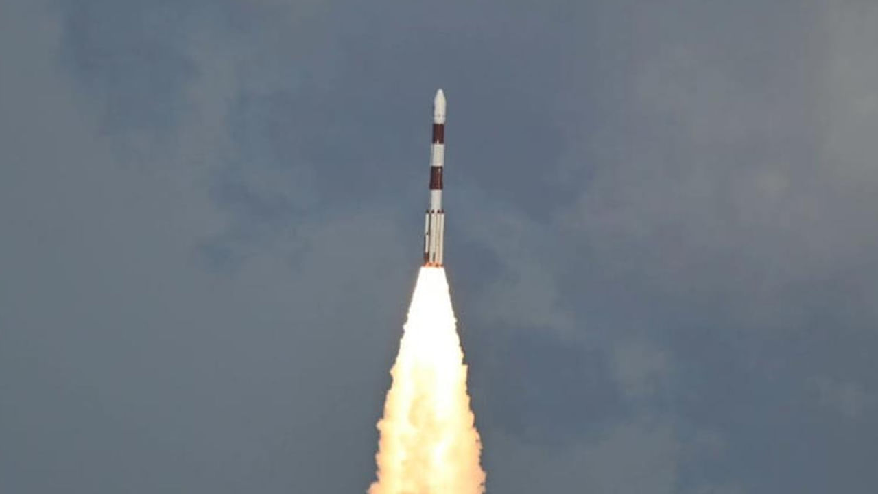 ISRO: పీఎస్‌ఎల్వీ-సీ59 రాకెట్‌ ప్రయోగం సక్సెస్.. సూర్యకిరణాలపై అధ్యయనం