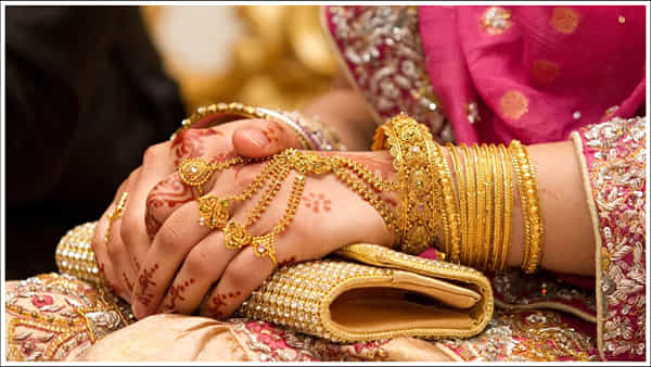 Gold: ఈ 5 దేశాల గోల్డ్ నిల్వల కంటే భారతీయ మహిళ వద్దే ఎక్కువ బంగారం.. ఎంతో తెలుసా?