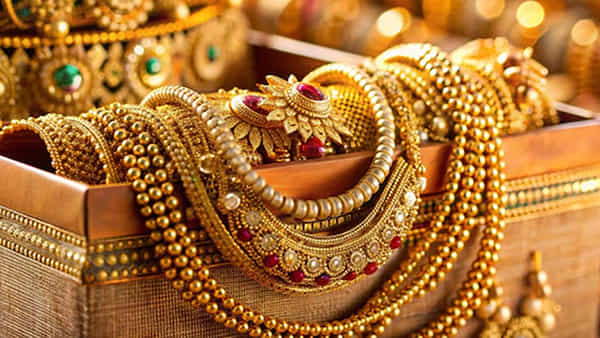 Gold Rate Today: పసిడి ప్రియులకు ఊరట.. నేటి తెలుగు రాష్ట్రాల్లో బంగారం ధరలు ఇలా