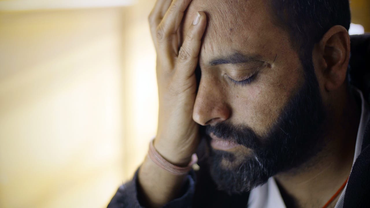 హార్మోన్ల మార్పుల వల్ల కూడా తలనొప్పి వస్తుంది. వీటితో పాటు గర్భాధారణలో సమస్యలు ఉన్నప్పుడు కూడా తలనొప్పికి కారణం కావచ్చు. బ్రెయిన్ ట్యూమర్ వలన కూడా తలనొప్పి వస్తుంది.