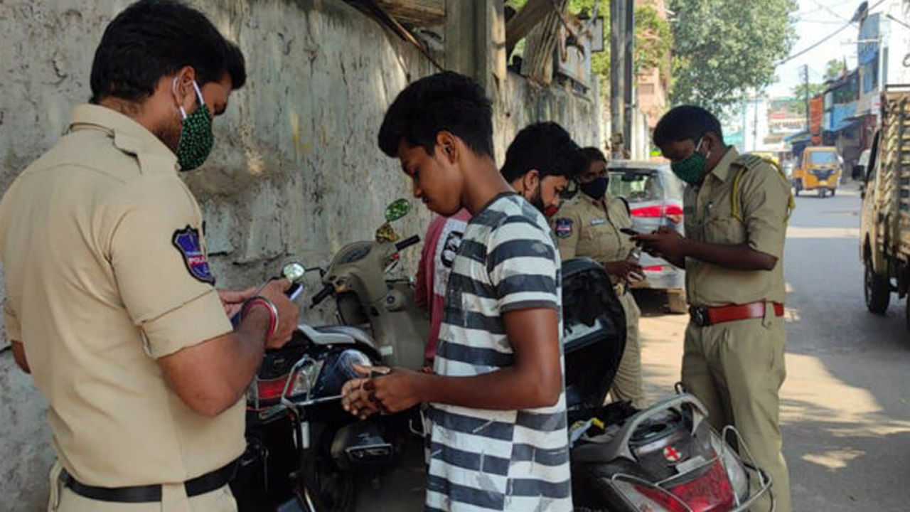 Hyderabad: చెక్‌పోస్ట్ దగ్గర ఆగిన బోలోరో కారు.. లోపల కనిపించింది చూడగా కళ్లు బైర్లు