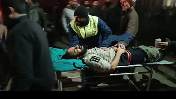 Kashmir Terror Attack: కాశ్మీర్లో ఉగ్రవాదుల దాడి.. త్రాల్లో సెలవులో ఉన్న సైనికుడిపై కాల్పులు..