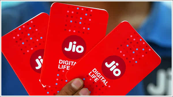 Jio: రిలయన్స్ జియోలో వార్షిక ప్లాన్ల గురించి తెలుసా..? బెనిఫిట్స్ ఏంటి?