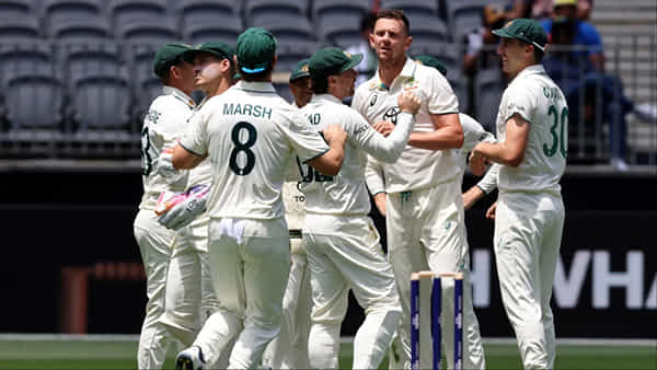 IND vs AUS: గబ్బా టెస్ట్ నుంచి షాకింగ్ న్యూస్.. గాయంతో మైదానం వీడిన స్టార్ బౌలర్..