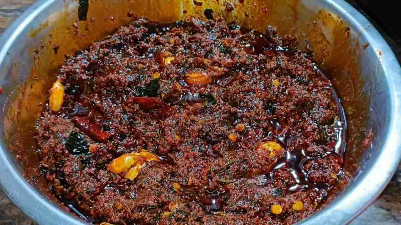 Kothimeera Pickle: కొత్తిమీరతో ఇలా ఆవకాయ పెట్టండి.. వేడి అన్నంతో తింటే ఆహా!