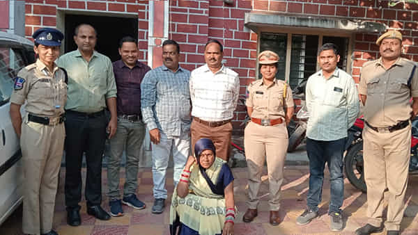 Telangana News: పదిపైగా కేసులు.. ఎట్టకేలకు లేడి డాన్ ఆటకట్టించిన హైదరాబాద్ పోలీసులు