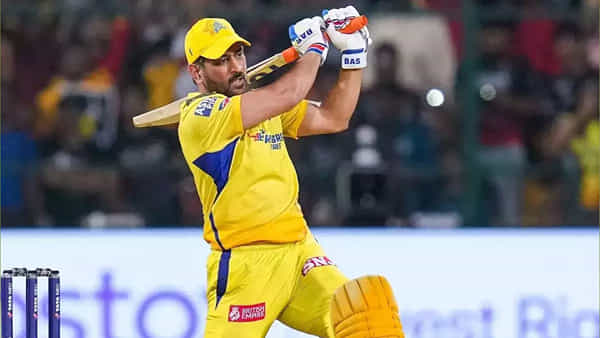 MS Dhoni: దటీజ్ ధోని.. ఇప్పటికీ ఏమాత్రం తగ్గని క్రేజ్.. షారుక్ - అమితాబ్లనే దాటేశాడుగా.. ఎందులోనో తెలుసా?