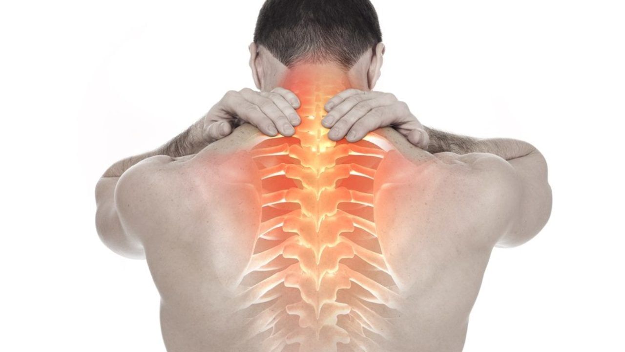 Neck Pain Tips: మెడ నొప్పితో బాధ పడుతున్నారా.. ఈ చిట్కాలతో ఈజీగా తగ్గుతుంది..