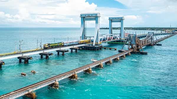 Pamban Bridge: అలలపై ఇంజనీరింగ్ అద్భుతం.. అదిరిపోయే టెక్నాలజీతో వావ్ అనిపిస్తున్న దృశ్యం..!