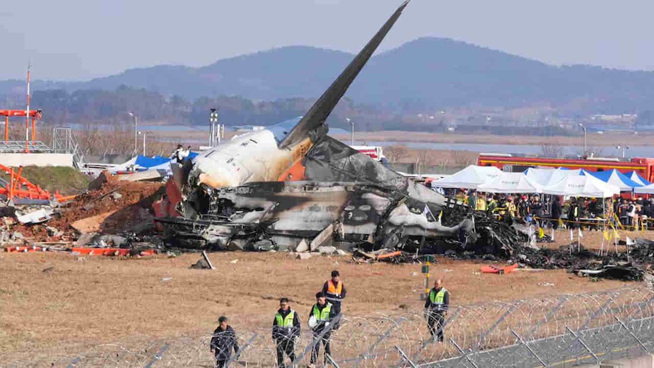 Plane Crash: కూలిన విమానంలో ఇద్దరు మాత్రమే ఎలా బతికారు? మిస్టరీ ఇదే..