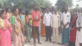 హుండీలో పడిపోయిన ఐఫోన్.. దేవుడికే చెందుతుందంటున్న అధికారులు