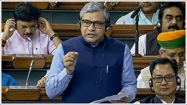 Indian Railways: ప్రతి రైలు టికెట్పై కేంద్రం ఎంత రాయితీ భరిస్తుందో తెలుసా?