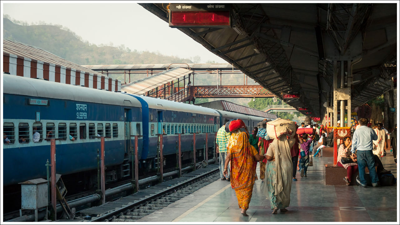 Indian Railways: భారతదేశంలో ప్రత్యేక రైల్వే స్టేషన్లు.. వీటి ప్రత్యేకత ఏంటో తెలుసా?