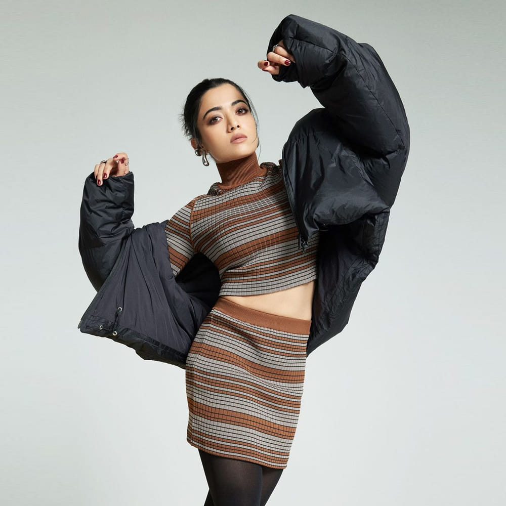 కమర్షియల్ హీరోయిన్గా టాప్ ప్లేస్లో ఉన్న అందాల భామలు ఇప్పుడు లేడీ ఓరియంటెడ్ సబ్జెక్ట్స్ మీద ఫోకస్ చేస్తున్నారు. ఆల్రెడీ స్టార్ ఇమేజ్ వచ్చేసింది కాబట్టి, ఇక నటిగా పేరు తెచ్చుకోవాలని ఫిక్స్ అవుతున్నారు. అందుకే విమెన్ సెంట్రిక్ కథలకు వెంటనే ఓకే చెప్పేస్తున్నారు.