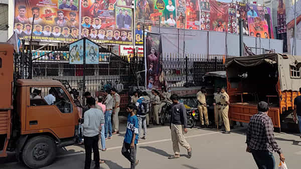 Sandhya Theatre: లైసెన్స్ ఎందుకు రద్దు చేయకూడదు.. సంధ్య థియేటర్కు నోటీసులు