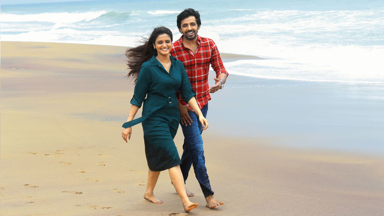 ప్రియదర్శి హీరోగా, రూప కొడువాయూర్‌ హీరోయిన్‎గా ఇంద్రగంటి మోహనకృష్ణ దర్శకత్వం వహించిన చిత్రం  ‘సారంగపాణి జాతకం’. శ్రీదేవి మూవీస్‌ పతాకంపై శివలెంక కృష్ణప్రసాద్‌ నిర్మిస్తున్న ఈ కామెడీ రొమాంటిక్ చిత్రం డిసెంబరు 20న  ప్రేక్షకుల ముందుకు రానుంది. 