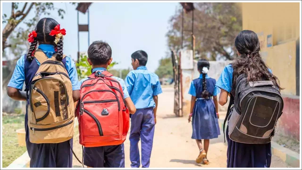 School Holidays: విద్యార్థులకు గుడ్‌న్యూస్‌.. జనవరి 1 నుంచి 15 వరకు పాఠశాలలకు సెలవులు: ఉత్తర్వులు జారీ!