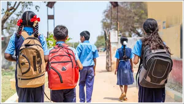 Telangana Holidays 2025: ఈ ఏడాదిలో పాఠశాల, కళాశాలలకు ఎన్ని రోజులు సెలవులో తెలుసా?