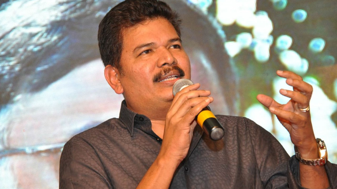 Director Shankar: ఆ ముగ్గురు హీరోలతో సినిమాలు చేయాలనుకున్నా.. ప్రభాస్‏తోనూ.. డైరెక్టర్ శంకర్..