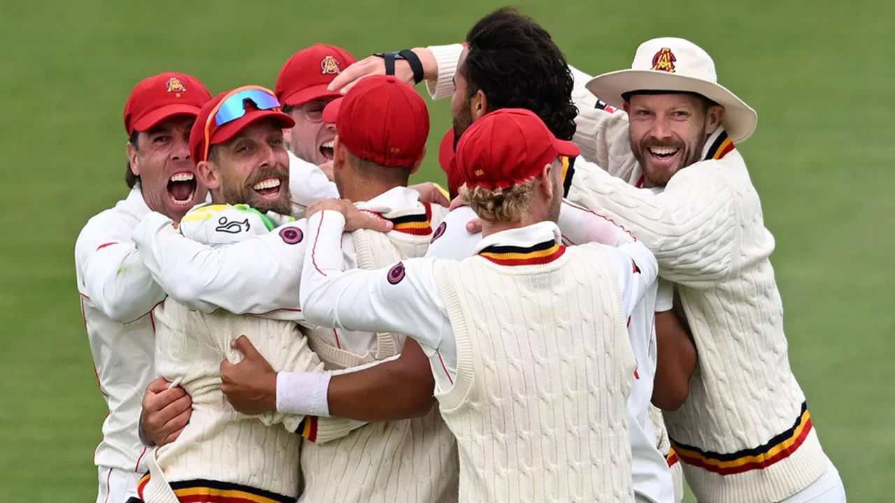 Video: క్రికెట్ చరిత్రలో ఇలాంటి మ్యాచ్ చూసి ఉండరంతే.. చివరి బంతికి ఊహించని ట్విస్ట్