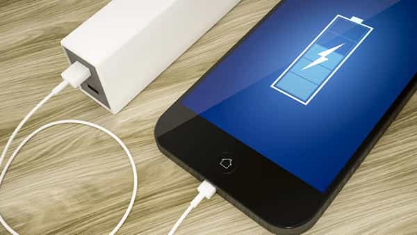 Smart phones: చార్జింగ్ సమస్యకు ఇక చెక్..స్మార్ట్ ఫోన్ల బ్యాటరీ సామర్థ్యంపై ఆ కంపెనీ ఫోకస్