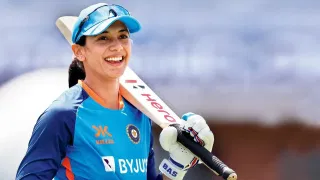 Yuvraj Singh: హీరో కాస్తా విలన్‌ అయ్యాడు.. యువరాజ్‌ సింగ్ ఇంటిపై రాళ్ల దాడి.. ఎందుకంటే?