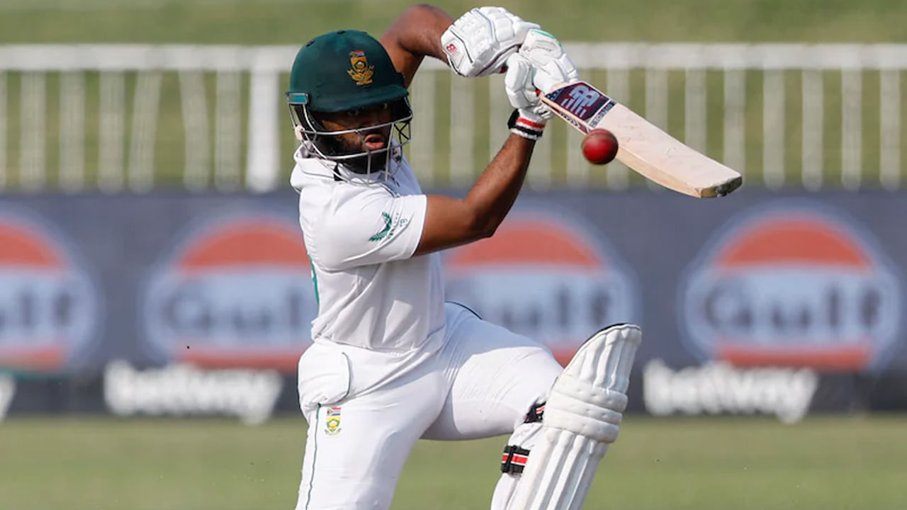 Temba Bavuma Creates Unprecedented World Record: 147 ఏళ్ల టెస్టు క్రికెట్ చరిత్రలో దక్షిణాఫ్రికా జట్టు కెప్టెన్ టెంబా బావుమా సరికొత్త రికార్డును లిఖించాడు. అది కూడా అద్భుతమైన బ్యాటింగ్‌ను ప్రదర్శించడం గమనార్హం. గెబహా వేదికగా శ్రీలంకతో జరుగుతున్న రెండో టెస్టు మ్యాచ్ తొలి ఇన్నింగ్స్‌లో బావుమా 78 పరుగులు చేశాడు. రెండో ఇన్నింగ్స్‌లో 66 పరుగులు చేశాడు.