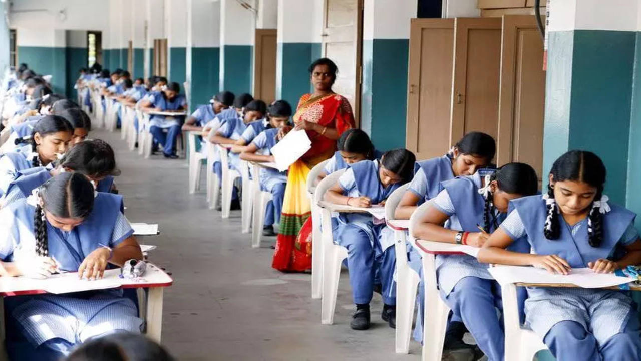 TG SSC Exams 2025: వెనక్కి తగ్గిన విద్యాశాఖ.. ఈసారికి పాత విధానంలోనే 'టెన్త్‌' పరీక్షలు!