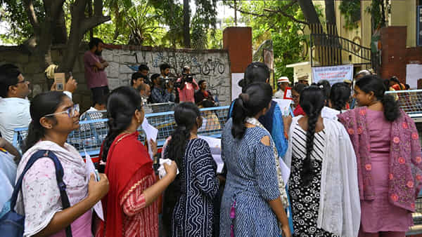 TGPSC Group 2 Exam: పకడ్భందీగా టీజీపీఎస్సీ గ్రూప్ 2 పరీక్షలు.. పరీక్షా కేంద్రాల వద్ద 144 సెక్షన్ అమలు