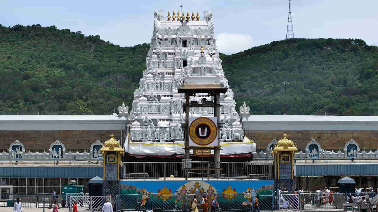 Tirumala: కొండపై పాలిటిక్స్‌కి నో.. తిరుమలలో రాజకీయ వ్యాఖ్యలపై టీటీడీ సీరియస్