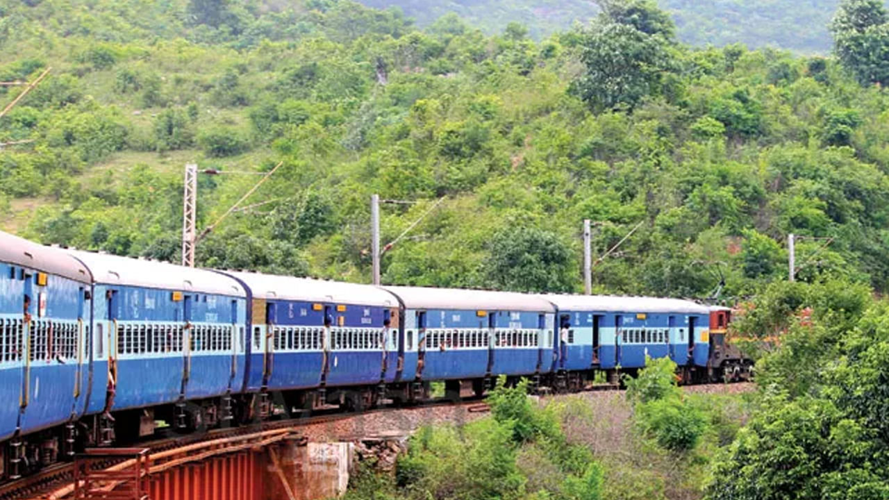 Araku: సీజన్‌లో భలే గుడ్ న్యూస్.. అరకు వెళ్లాలనుకుంటున్నారా.. ఇదిగో స్పెషల్ ట్రైన్