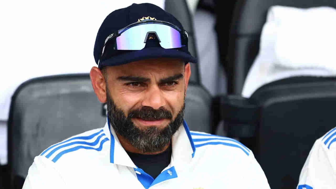 Virat Kohli: విరాట్‌కి ఏమైంది అస్సలు.. గాలికిపోయే దాన్ని గెలుక్కొని మరీ..