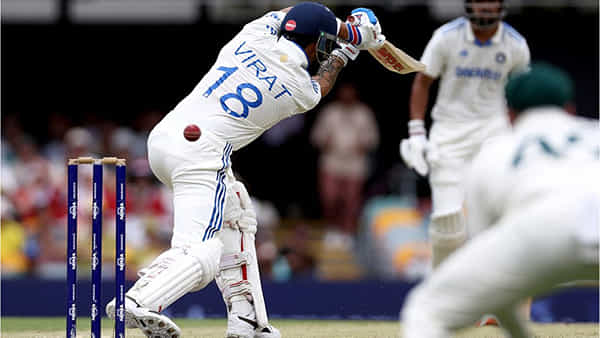 IND vs AUS: పెవిలియన్ బాట పట్టిన భారత ఆటగాళ్లు.. 3 వికెట్లు డౌన్.. ఘోర పరాజయం తప్పదా?