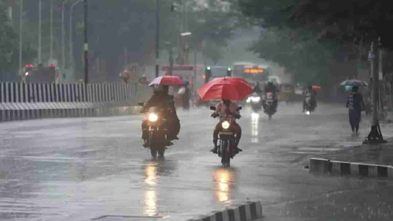 Rain Alert: తెలుగు రాష్ట్రాల్లో జోరు వానలు.. బంగాళాఖాతంలో బలపడుతున్న అల్పపీడనం