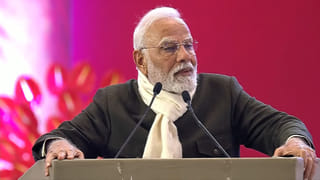 Maha Kumbh 2025: కుంభమేళాలో ఆకట్టుకుంటున్న బాహుబలి బాబా.. భీముడ్ని పోలిన రూపంతో