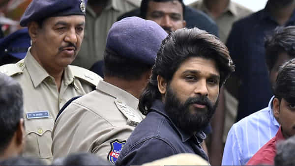 Allu Arjun: మరికొద్దిసేపట్లో అల్లు అర్జున్ బెయిల్ పిటిషన్ కోర్టు తీర్పు